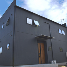 北欧モダンのBOX型住宅